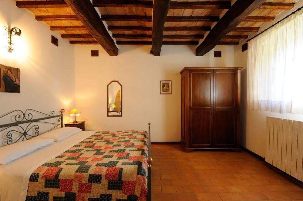 فندق باسّينيانو سول تْرازيفي  Relais Borgo Torale المظهر الخارجي الصورة